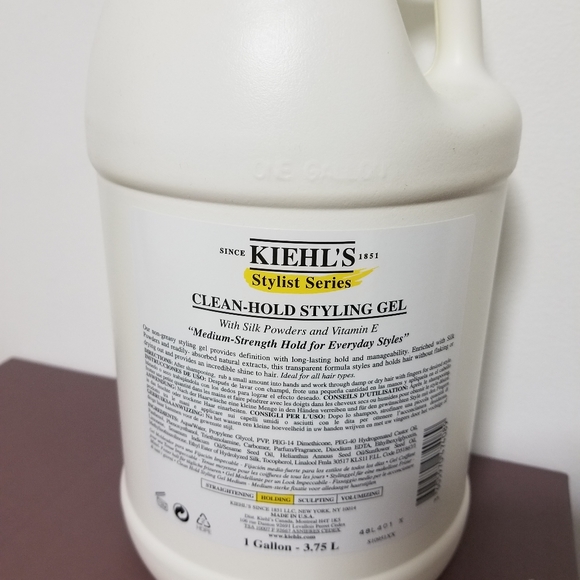 Kiehl's Stylist Series Clean-Hold with Silk Powder - Picture 1 of 2